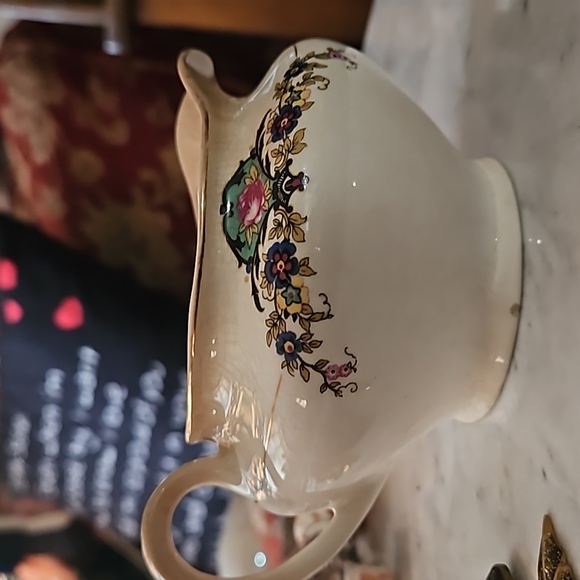 1766 marked Antique Edwin Knowles English trimmed floral saddle creamer - Picture 9 of 9